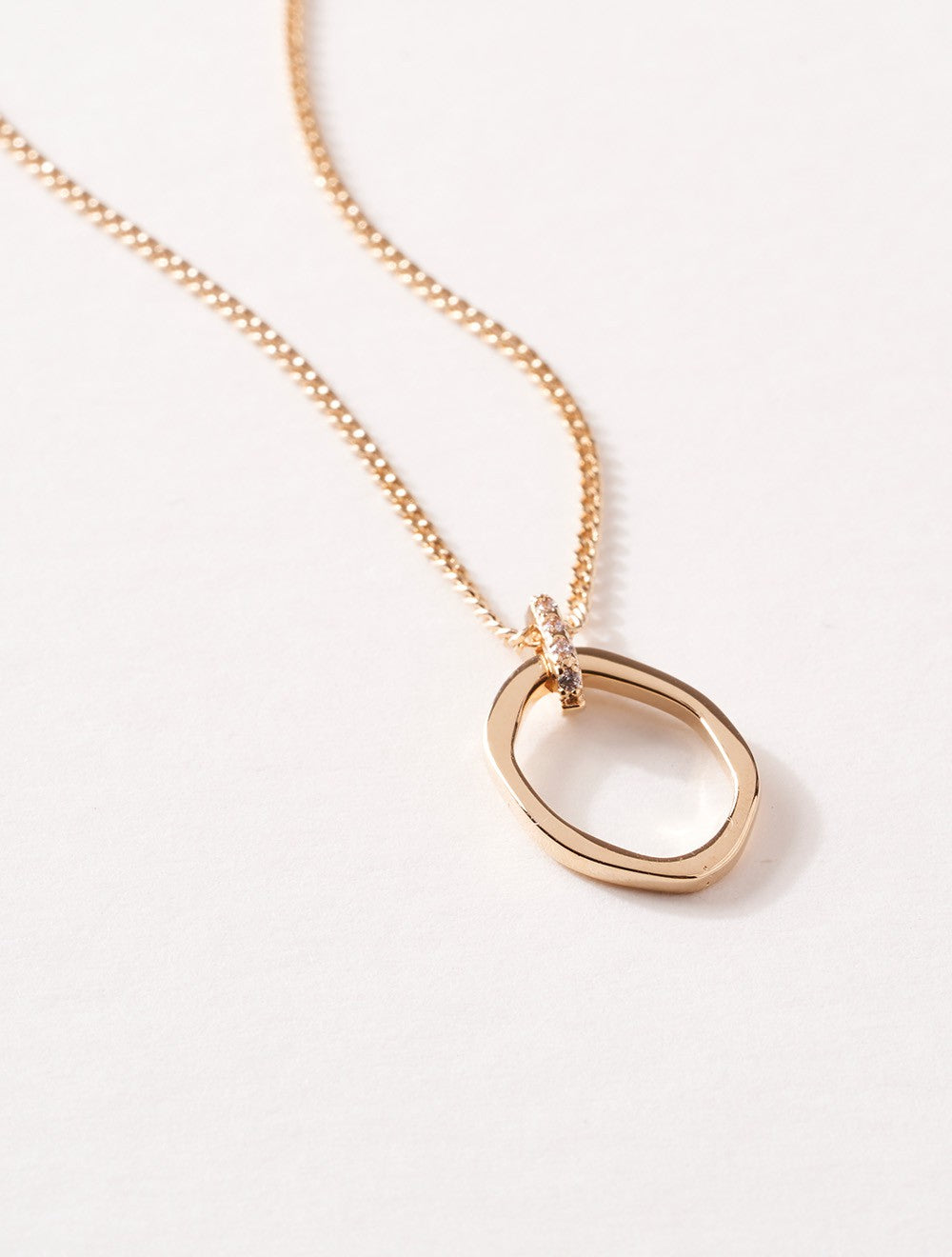 collier-plaque-or-esquisse-oxyde-zirconium-bijoux