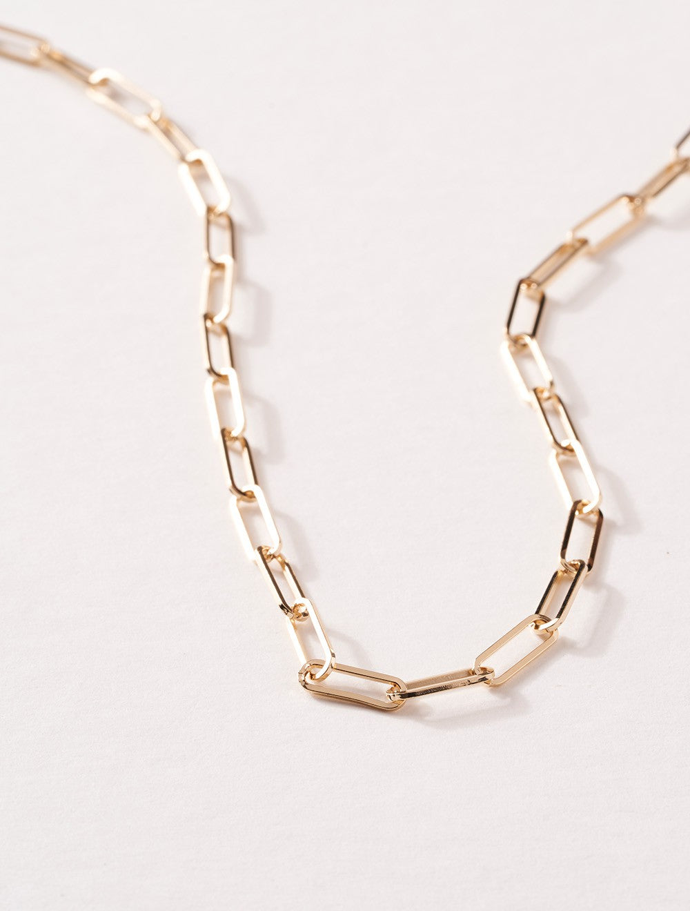collier-chaine-plaque-or-design