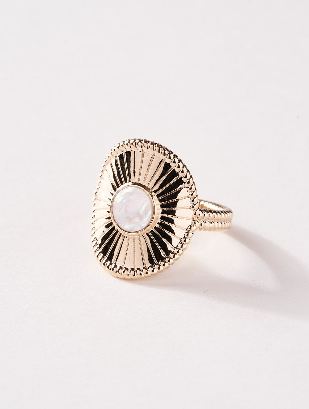 bague-talisman-plaque-or-nacre