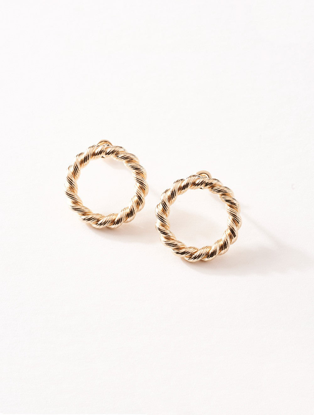 boucles-oreilles-puces-malo-plaque-or