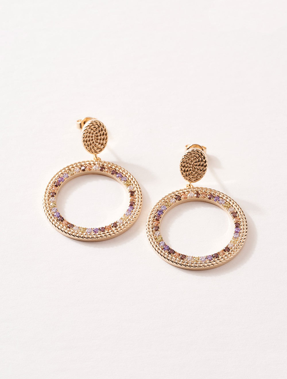boucles-oreilles-plaque-or-pierres-couleur-cordelle