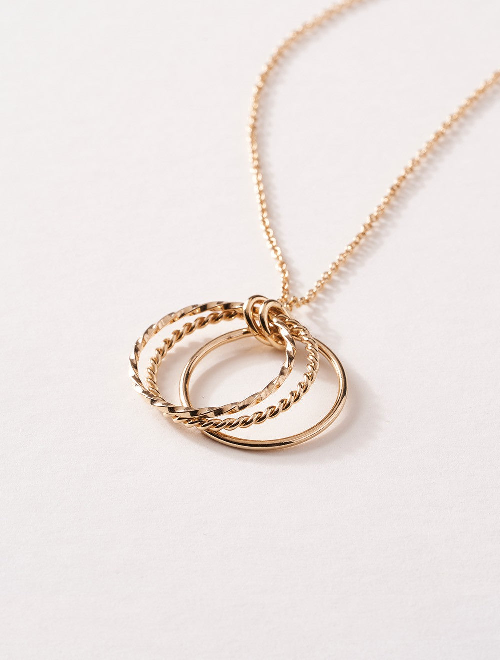 collier-plaque-or-chaine-semainier-tango