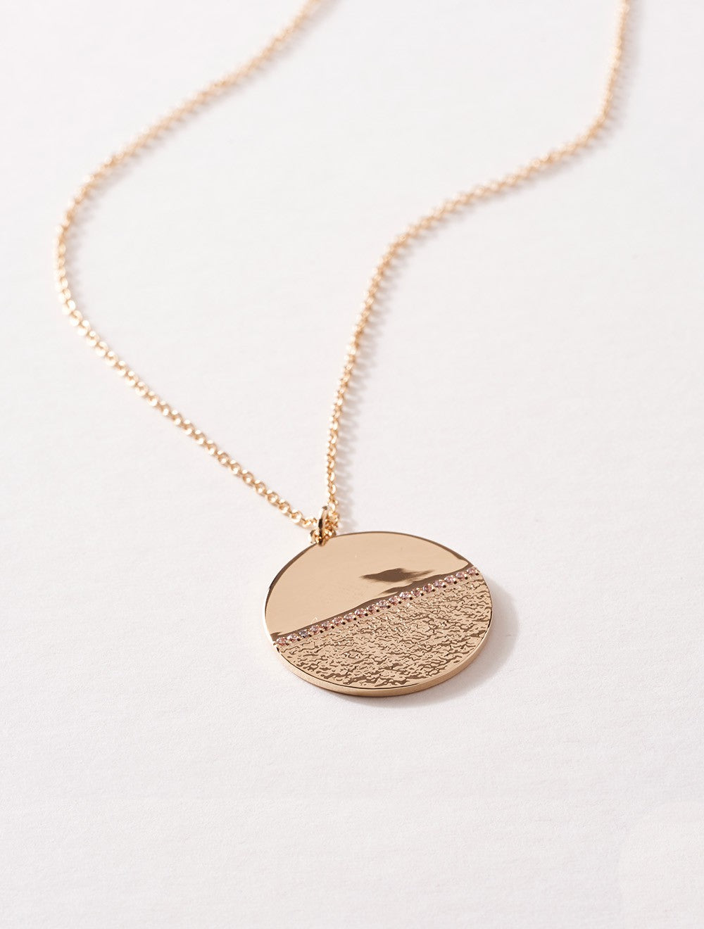 collier-plaque-or-horizon-nouveau