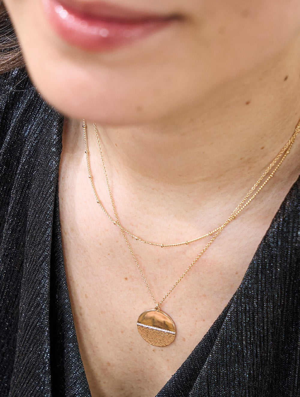 collier-horizon-argent- granite-poli-miroir-cou