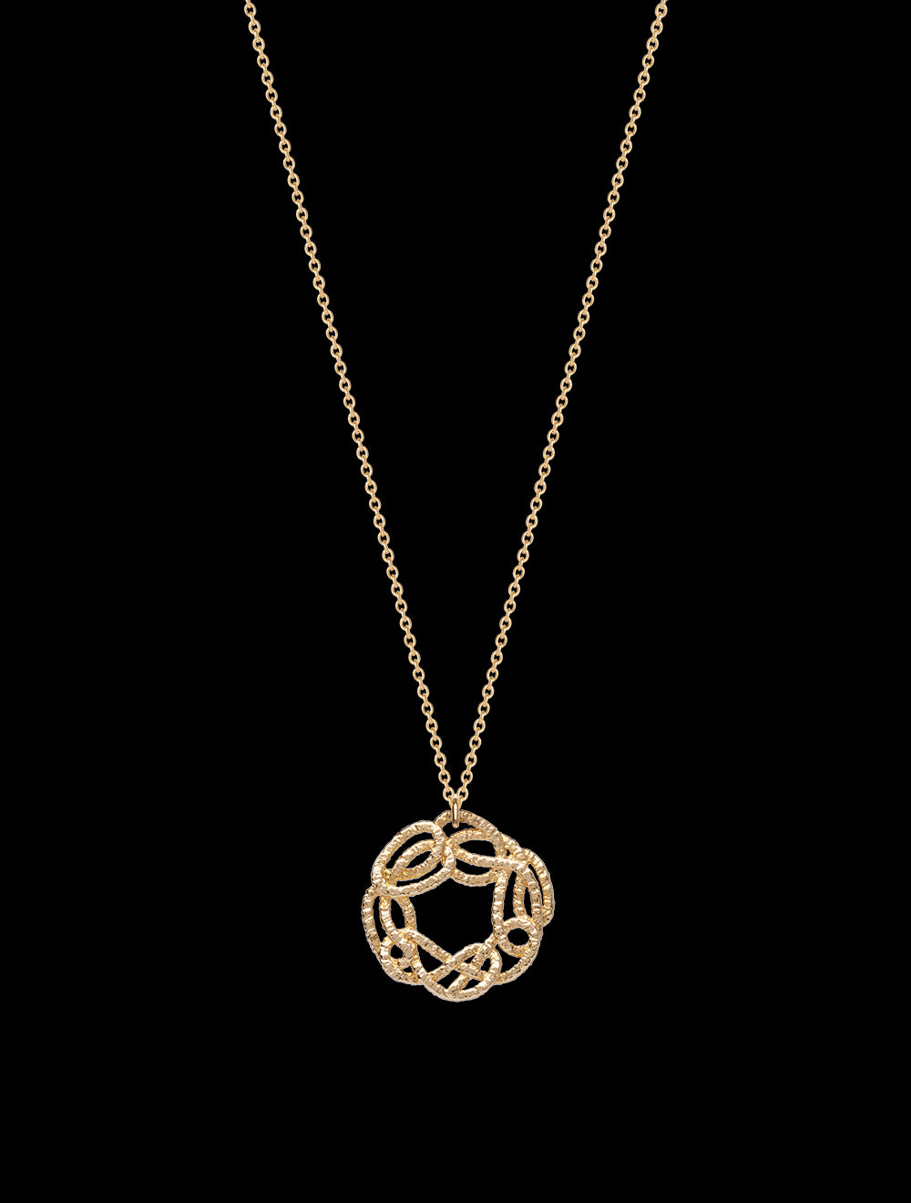 Collier-ruban-plaque-or-moderne-tout-metal-bijoux-packshot