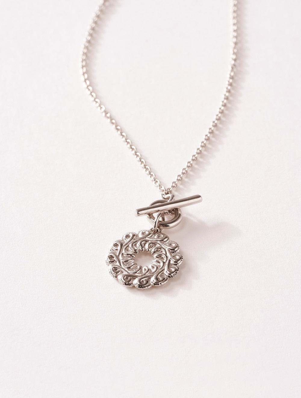 collier-argent-moderne-nouveau