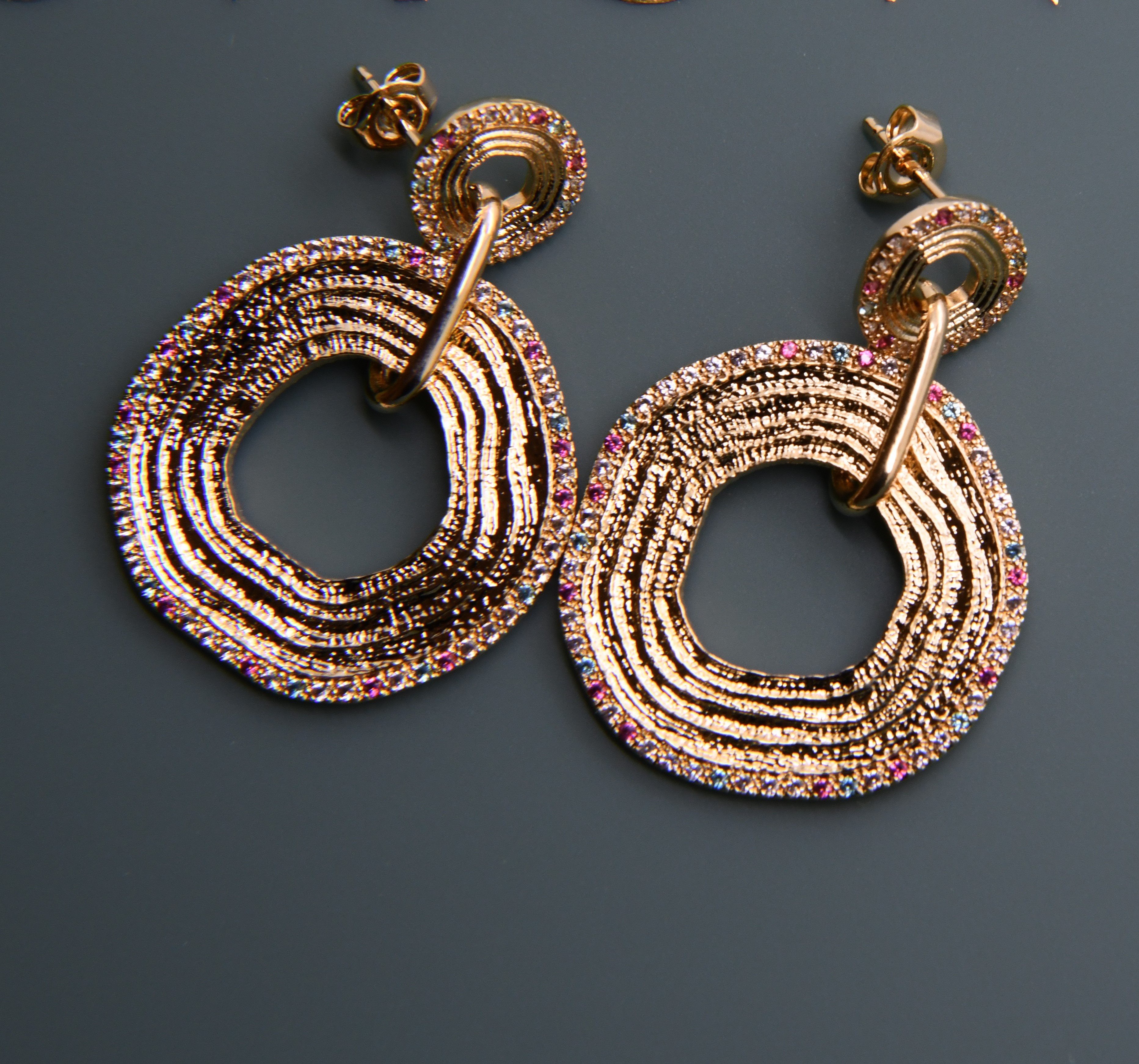 Boucles d'oreilles pastel en plaqué or et oxyde de zironium