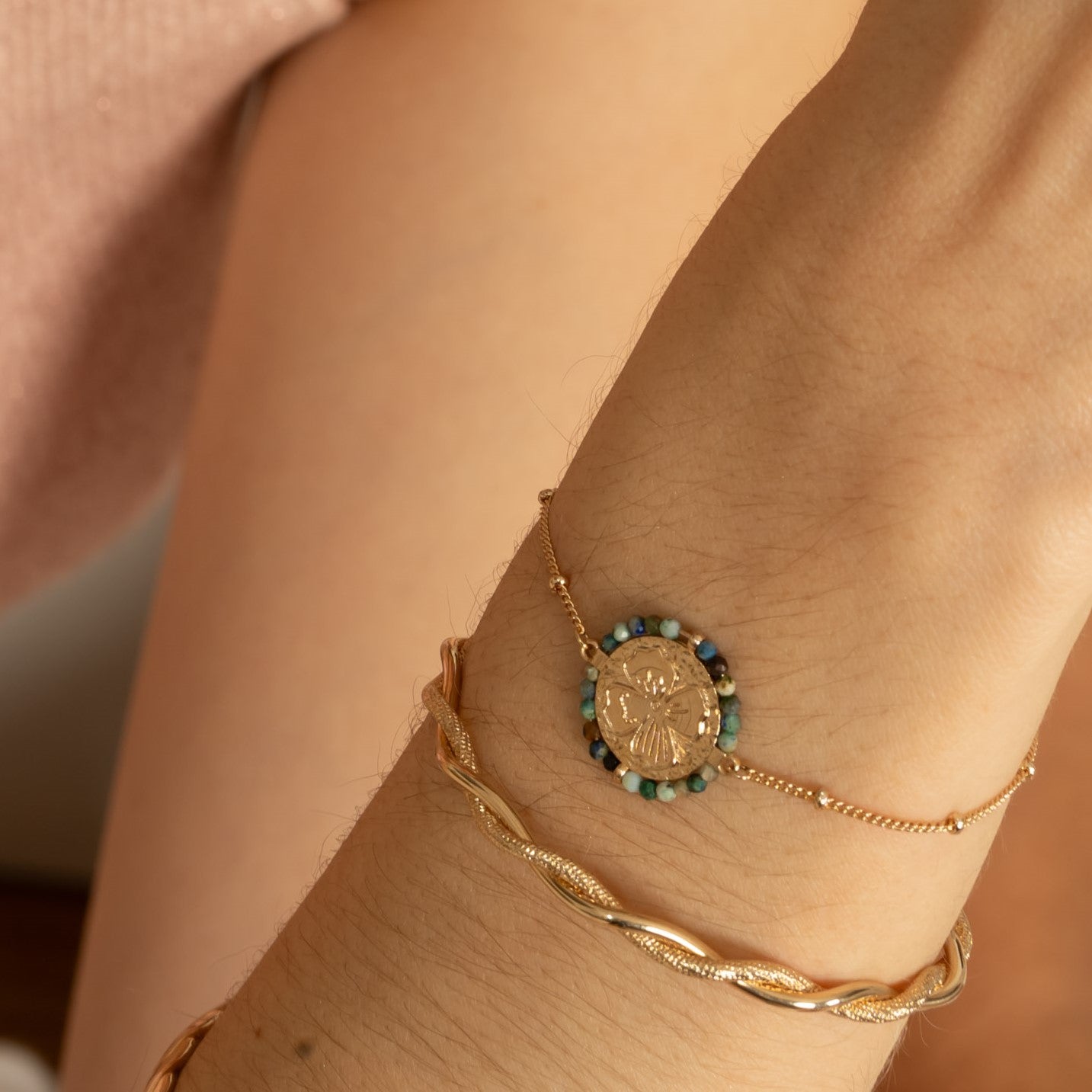 Bracelet Pensée et cordelle en plaqué or – bijou délicat Saunier Bijoux
